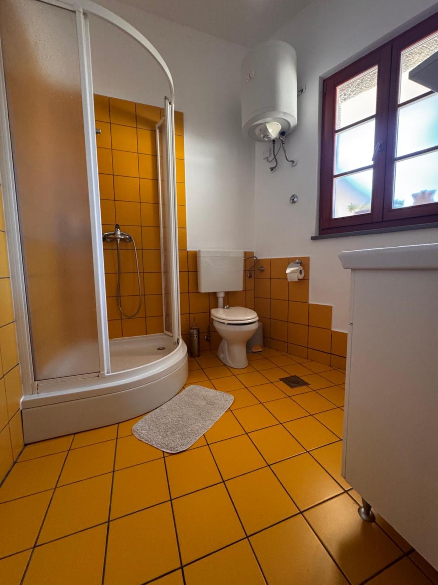Bordon Wines, Estate With Accommodation Dekani Esterno foto